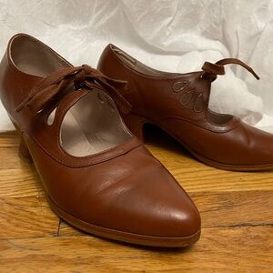 American Duchess Gibson Women's Edwardian Leather Shoes (Tan)